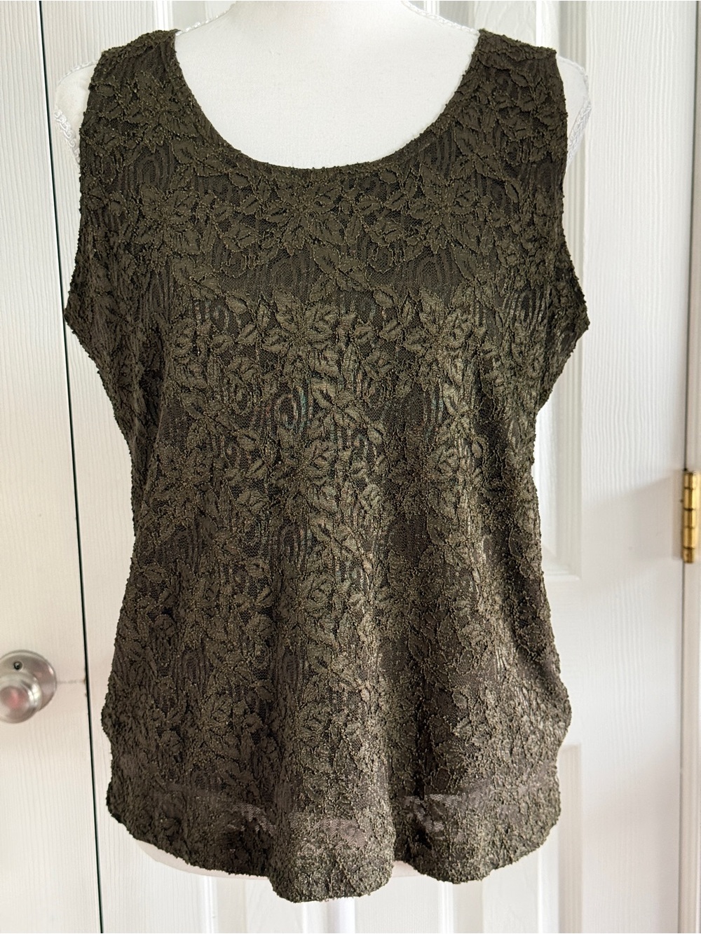Chico's Olive Green Floral Lace Overlay Sleeveless Top Blouse Lined Size 2 or L